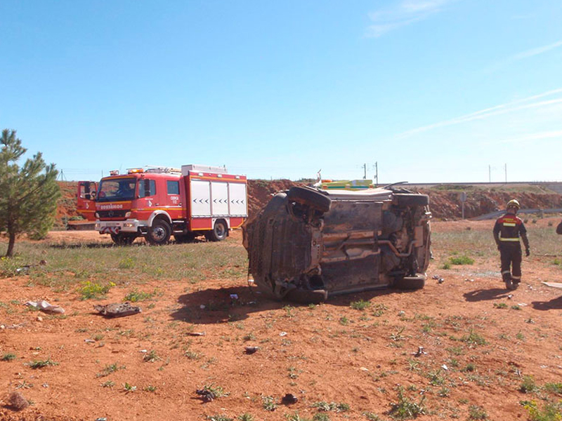 Herida una persona tras sufrir un accidente y volcar su vehículo en la A-3 a la altura de Motilla del Palancar - imagen 1