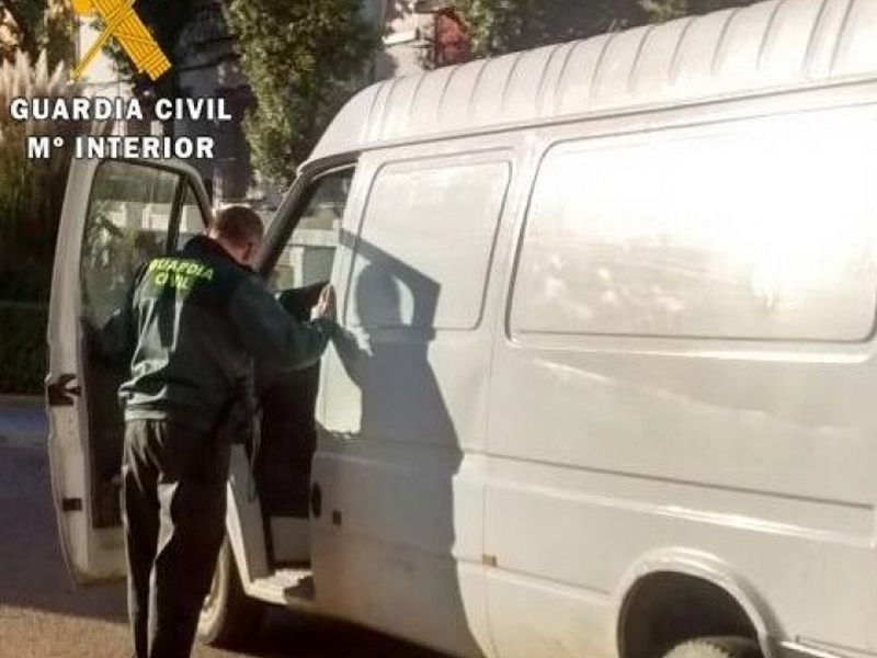 Dos vecinos de Motilla del Palancar persiguen a los ladrones de su furgoneta hasta que son detenidos en Cervera del Llano - imagen 1