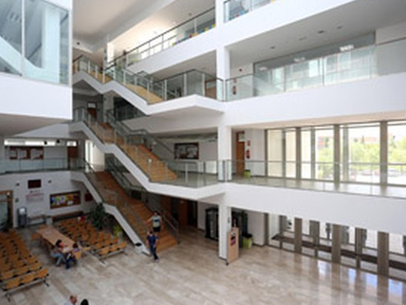 El presidente García-Page inaugurará este jueves la nueva Facultad de Farmacia de Albacete y pone la primera piedra de la futura planta de Eiffage Energía - imagen 1