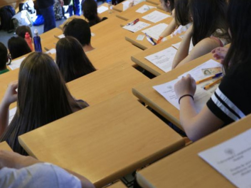 17.000 inscritos en la Bolsa de Profesores de Castilla La Mancha - imagen 1