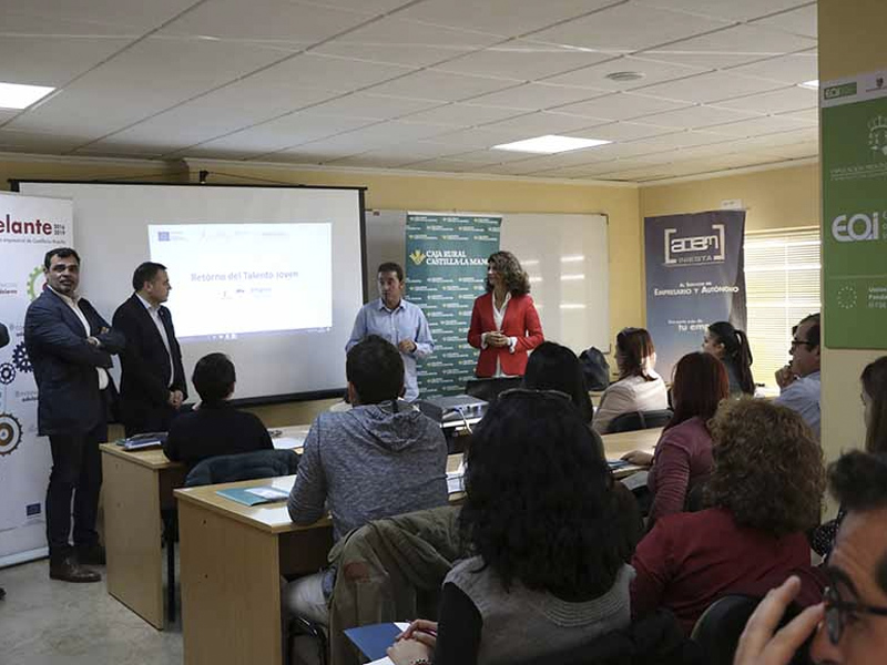 Los empresarios de la Manchuela Conquense se informan en Iniesta sobre las Ayudas del Plan Adelante - imagen 1