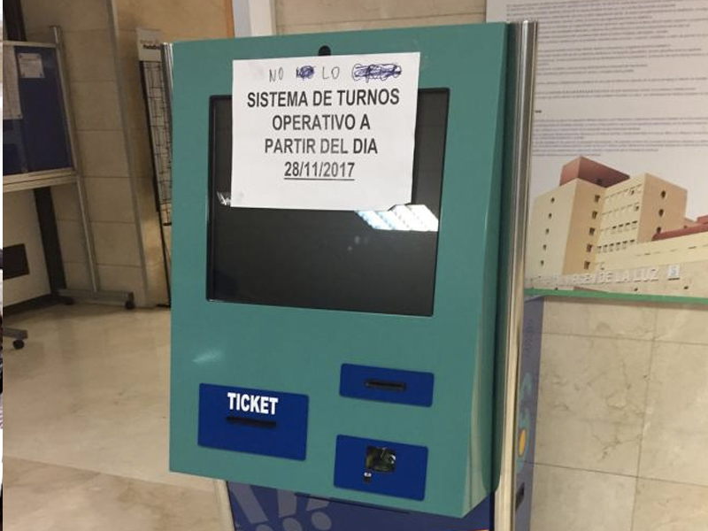 El sistema inteligente de turnos y avisos llega a las Consultas Externas del Hospital Virgen de la Luz - imagen 1