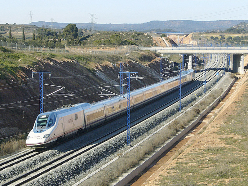 La plataforma de wifi y contenidos exclusivos de Renfe llega al AVE Madrid-Cuenca-Valencia - imagen 1