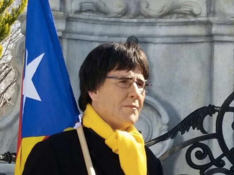 Seis Policías Nacionales intentan detener al albaceteño Joaquín Reyes al ir disfrazado de Puigdemont - imagen 1