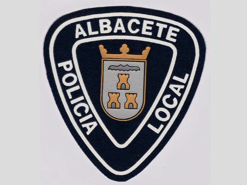 Detenido en Albacete un hombre de 73 años que acosaba a una chica de 15 por internet - imagen 1