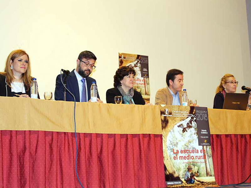 Iniesta inaugura las primeras jornadas de formación para docentes en la escuela rural - imagen 1