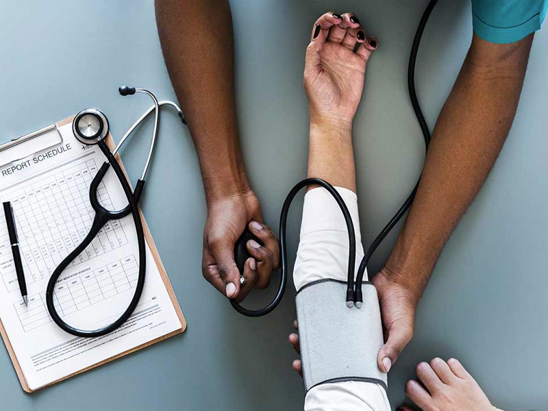 Sanidad ofertará 305 plazas para formar a médicos residentes: consulta las especialidades - imagen 1