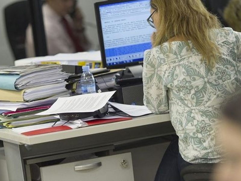 Castilla-La Mancha implantará la jornada de 35 horas a partir del 1 de enero - imagen 1