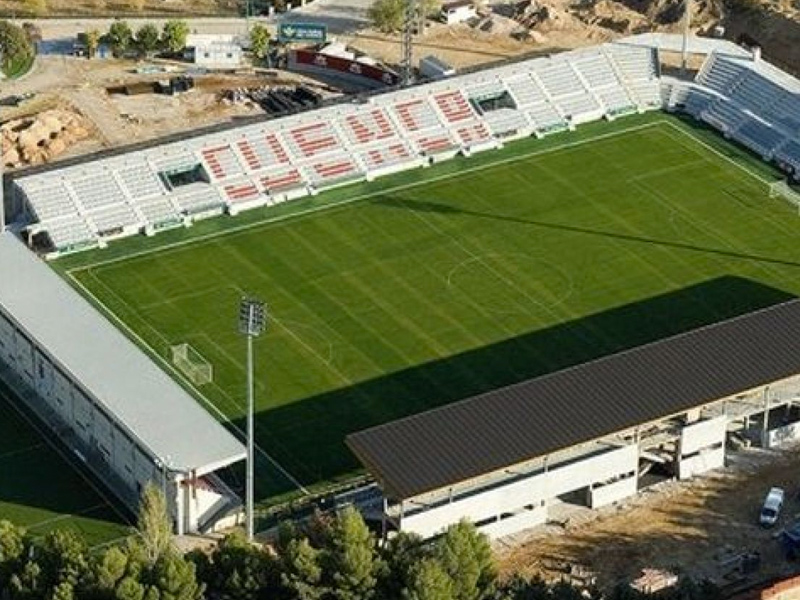 La iluminación de La Fuensanta necesita 50.000 euros para permitir que se puedan jugar partidos por la noche - imagen 1