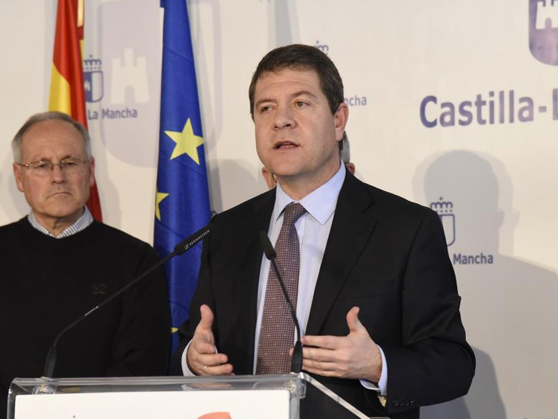 El presidente García-Page inaugura las mejoras de dos centros educativos de Villagarcía del Llano y Quintanar del Rey - imagen 1