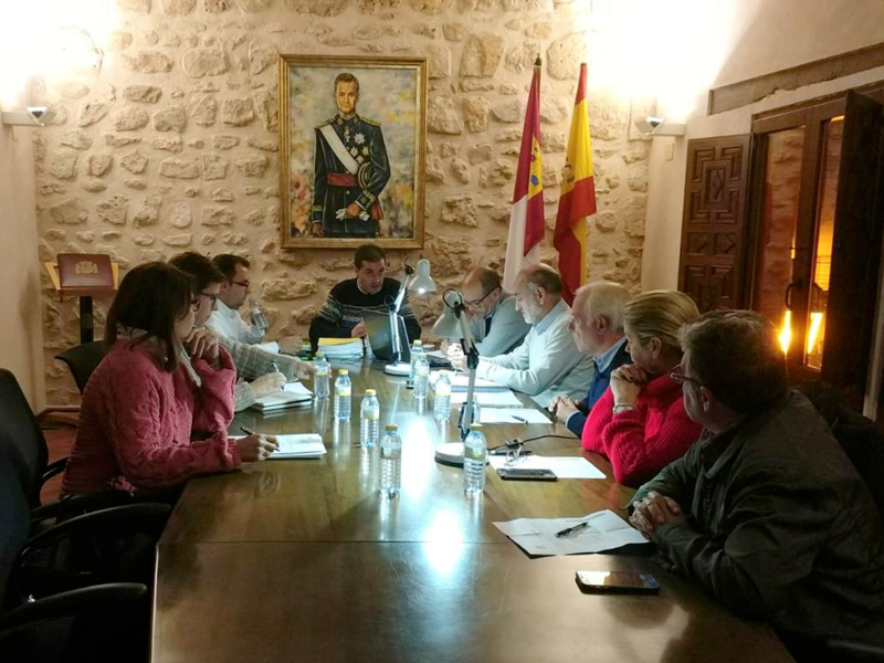 El Pleno de Iniesta aprueba el rechazo a la implantación de salas de juego en la localidad - imagen 1