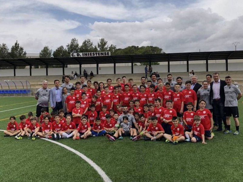 Jaime Gavilán se une a Raúl Albiol para impulsar un campus de fútbol en Iniesta - imagen 1