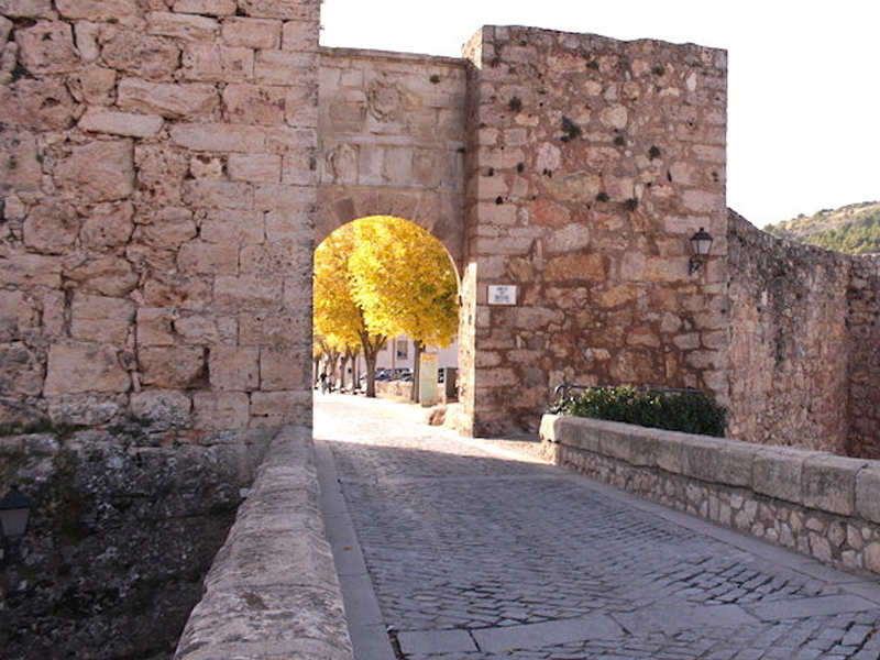 Alumnas de la UCLM plantean rutas para divulgar el valor de la muralla de Cuenca - imagen 1