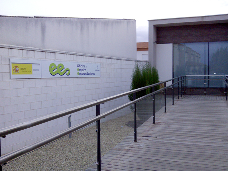 El paro baja en Castilla-La Mancha en 3.049 personas en mayo - imagen 1